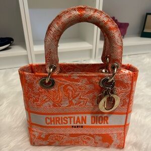 100% authentic Dior medium lady d-lite bag